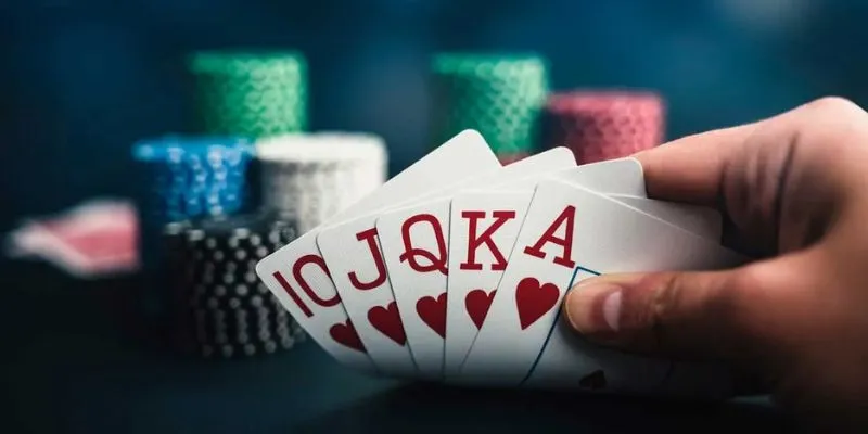 Khám phá các biến thể Poker phổ biến